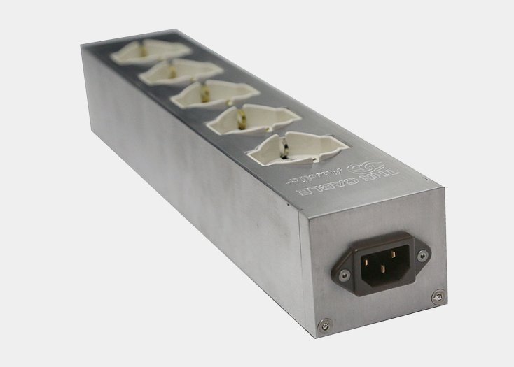 Distributore di rete GC Audio in alluminio aerospaziale con prese Vimar